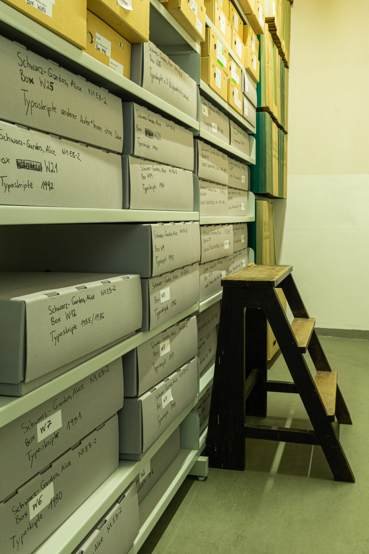In den Archivräumen der Österreichischen Exilbibliothek werden Handschriften und Nachlässe zu rund 150 Personen aufbewahrt.